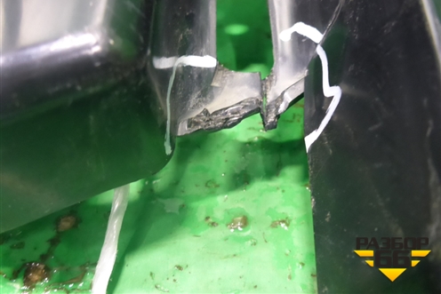 Усилитель переднего бампера (пластиковый) (LR038730) для Land Rover Range Rover 4 с 2013-2022г (Вог)