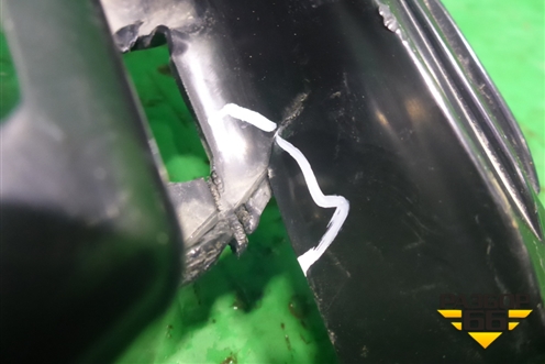 Усилитель переднего бампера (пластиковый) (LR038730) для Land Rover Range Rover 4 с 2013-2022г (Вог)