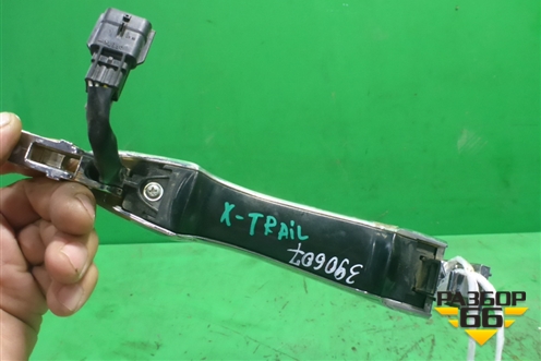 Ручка наружная двери передней левой (с кнопкой без кронштейна) (806404CM0B) для Nissan X-Trail (Т32) с 2014г (Хтраил)