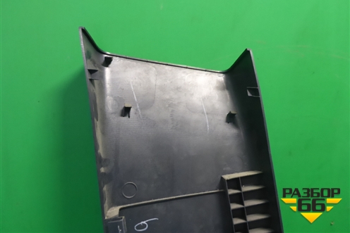 Обшивка стойки центральная нижняя правая (7211A056) для Mitsubishi Lancer-X с 2007г (Лансер)