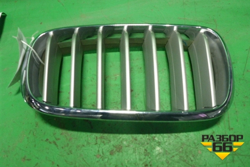 Решетка радиатора правая (7316076) для BMW X5 F15 с 2013г (Х5 Ф15)