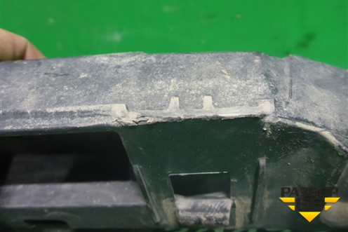 Кронштейн заднего бампера центральный (после 2012г) (5261560080) для Toyota Land Cruiser (200) с 2008г (Ленд Крузер)