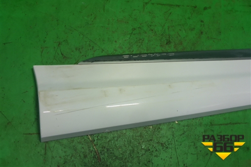 Накладка двери задней правой (4M0853970F) для Audi Q7 c 2015г (Ку 7)