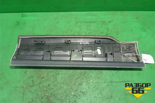 Накладка двери задней правой (4M0853970F) для Audi Q7 c 2015г (Ку 7)