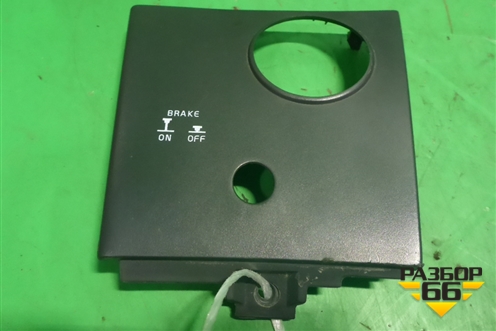 Накладка на торпедо  (правая на кран стояночного тормоза) (3175617) для Volvo TRUCK FM с 2001-2013г (ФМ)