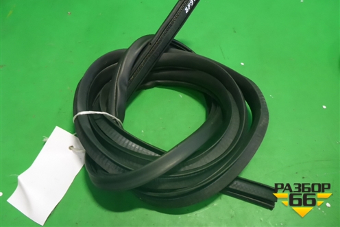 Уплотнитель двери передней правой для Mitsubishi Outlander XL с 2006-2012г (Аутлендер ХЛ)