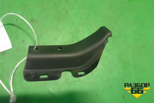 Накладка внутренняя (на петлю нижней двери багажника левая) (5817A047) для Mitsubishi Outlander XL с 2006-2012г (Аутлендер ХЛ)