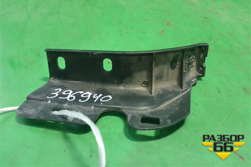 Накладка внутренняя (на петлю нижней двери багажника правая) (5817A048) для Mitsubishi Outlander XL с 2006-2012г (Аутлендер ХЛ)