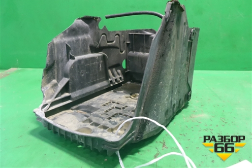 Ящик под аккумулятор (6G9N10757AE) для Land Rover Freelander 2 с 2007г (Фрилендер)