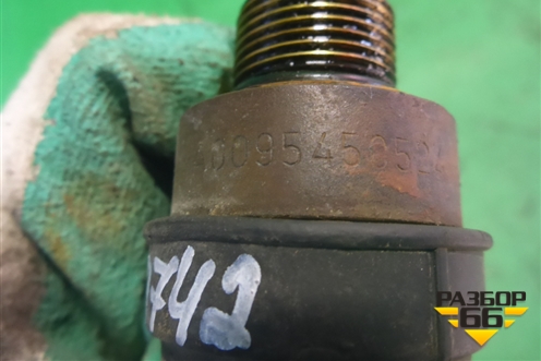 Датчик давления воздуха (в ресивер) (A0095450524) для Mercedes Benz TRUCK Axor 2 с 2004г (Аксор)