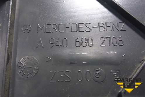 Накладка на торпедо  (левая боковая) (A9406802706) для Mercedes Benz TRUCK Axor 2 с 2004г (Аксор)