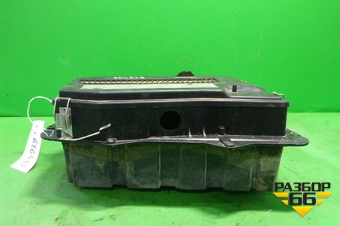 Ящик под аккумулятор (под сиденьем) для Volkswagen Touareg c 2002-2010г (Туарег)
