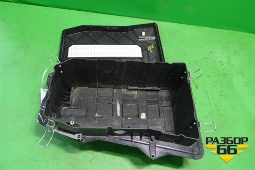 Ящик под аккумулятор (под сиденьем) для Volkswagen Touareg c 2002-2010г (Туарег)