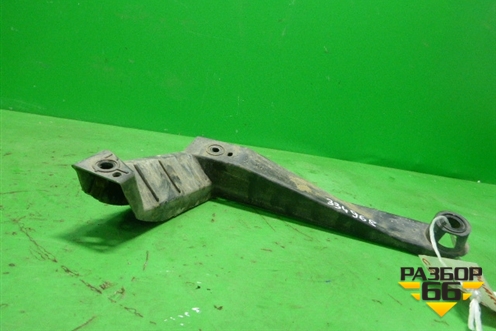 Кронштейн заднего бампера правый (под фонарь) (7L6807862) для Volkswagen Touareg c 2002-2010г (Туарег)