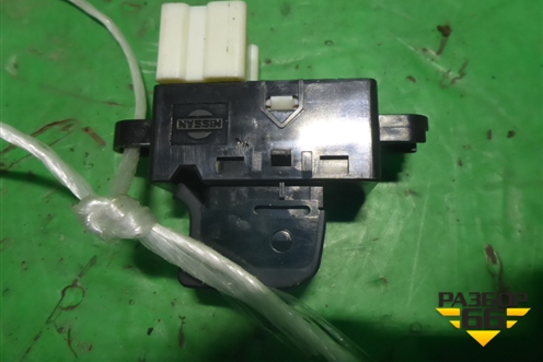 Кнопка стеклоподъёмника для Nissan Tiida (C11X) с 2004-2013г (Тиида)