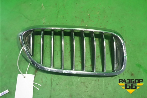 Решетка радиатора правая (51137383520) для BMW 5-серия G30 с 2017г