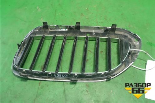 Решетка радиатора правая (51137383520) для BMW 5-серия G30 с 2017г
