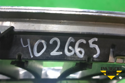 Решетка радиатора правая (51137383520) для BMW 5-серия G30 с 2017г