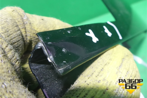 Накладка двери передней правой (2056900287) для Mercedes Benz C-Klass W205 с 2014г (Ц)