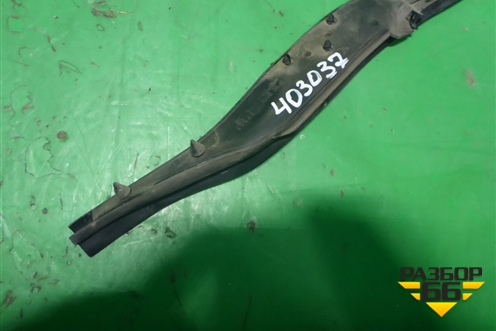 Уплотнитель двери (задней левой седан) (51357182303) для BMW 5-серия F10/F11 с 2009-2016г