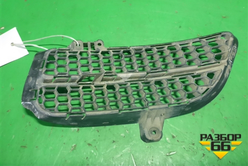 Решетка в передний бампер правая (верхняя после 2006г) (7L6853666) для Volkswagen Touareg c 2002-2010г (Туарег)