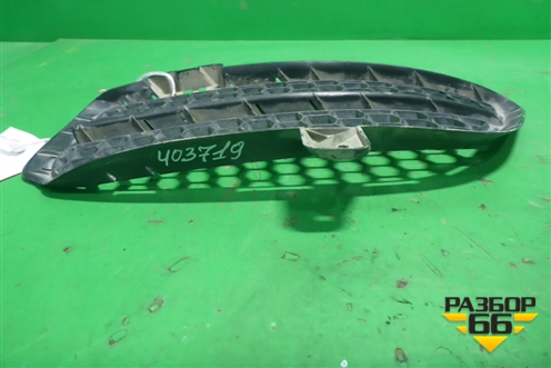 Решетка в передний бампер левая (после 2006г) (7L6853665B) для Volkswagen Touareg c 2002-2010г (Туарег)