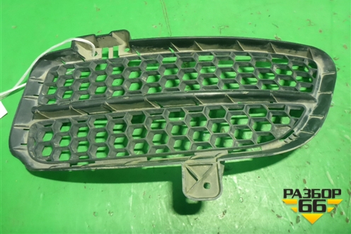 Решетка в передний бампер левая (после 2006г) (7L6853665B) для Volkswagen Touareg c 2002-2010г (Туарег)