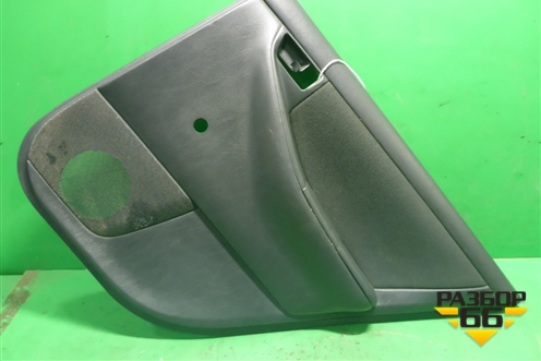 Обшивка двери задней правой под механику (хэтчбек) (6777513047) для Toyota Corolla (E12) с 2001-2007г (Королла 120)