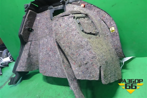 Обшивка багажника левая (5ти дверный хэтчбек) для Toyota Corolla (E12) с 2001-2007г (Королла 120)