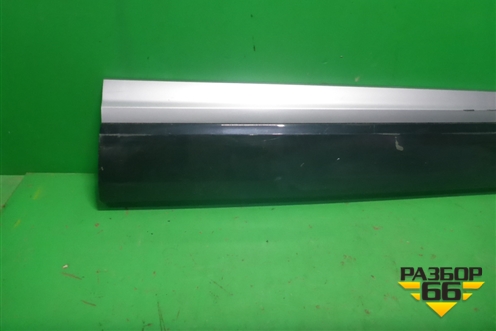 Накладка двери передней правой (4M0853960B) для Audi Q7 c 2015г (Ку 7)