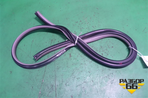 Уплотнитель двери (передней правой на кузов, 5-ти дверный кузов) для Toyota Yaris с 2005-2011г (Ярис)