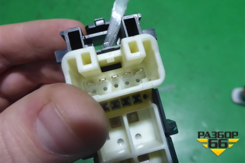 Кнопка стеклоподъёмника (8481052030) для Toyota Yaris с 2005-2011г (Ярис)