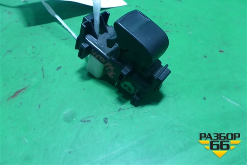 Кнопка стеклоподъёмника (8481052030) для Toyota Yaris с 2005-2011г (Ярис)