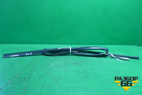 Уплотнитель стекла двери задней правой (681420D050) для Toyota Yaris с 2005-2011г (Ярис)