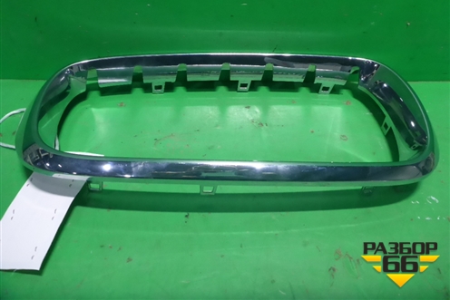 Накладка на решетку радиатора (правая) (51117309775) для BMW X5 F15 с 2013г (Х5 Ф15)