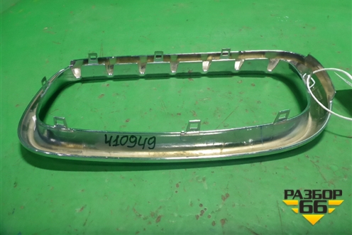 Накладка на решетку радиатора (правая) (51117309775) для BMW X5 F15 с 2013г (Х5 Ф15)