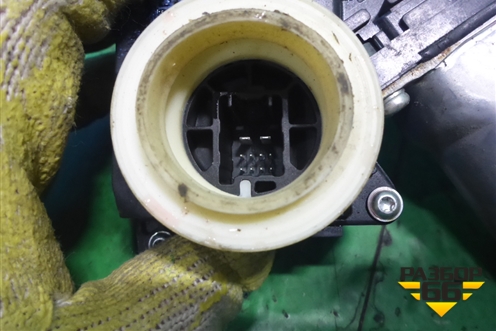 Стеклоподъёмник передний левый электрический  (5-ти дверный кузов в сборе) (857020F010) для Toyota Yaris с 2005-2011г (Ярис)