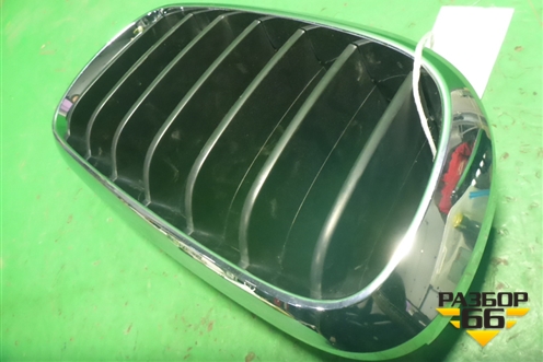 Решетка радиатора правая (7316076) для BMW X5 F15 с 2013г (Х5 Ф15)