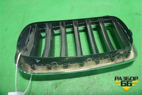 Решетка радиатора правая (7316076) для BMW X5 F15 с 2013г (Х5 Ф15)