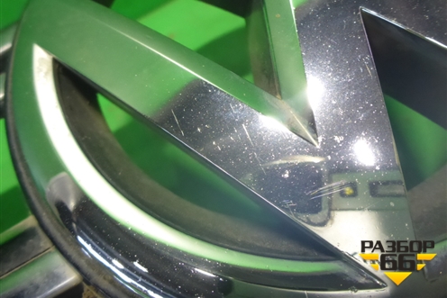 Накладка на решетку радиатора (в сборе) (5N0853655) для Volkswagen Tiguan с 2011-2016г (Тигуан)