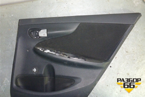 Обшивка двери задней правой под механику для Toyota Corolla (E15) с 2006-2013г (Королла 150)