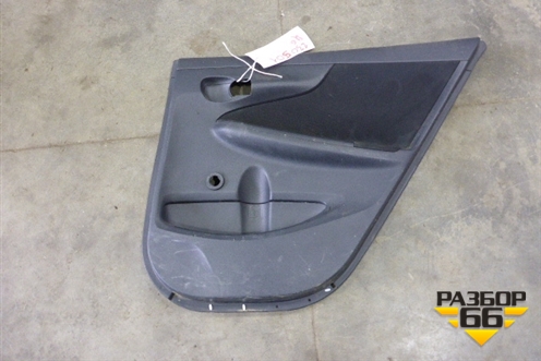 Обшивка двери задней правой под механику для Toyota Corolla (E15) с 2006-2013г (Королла 150)