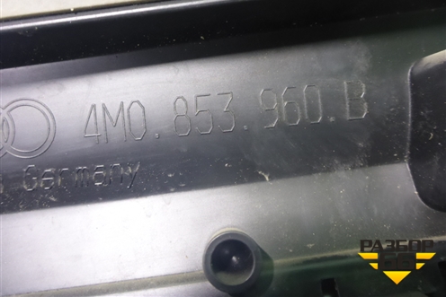 Накладка двери передней правой (4M0853960B) для Audi Q7 c 2015г (Ку 7)