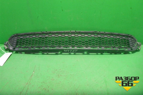 Решетка в передний бампер центральная (нижняя) (71113TG7) для Honda Pilot с 2016г (Пилот)