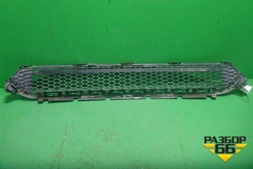 Решетка в передний бампер центральная (нижняя) (71113TG7) для Honda Pilot с 2016г (Пилот)