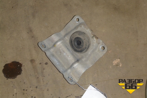 Кронштейн радиатора нижний для Subaru Impreza (GG-GD) с 2000-2007г (Импреза)