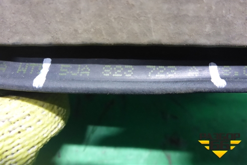 Уплотнитель капота (5JA823723A) для Skoda Rapid с 2013г (Рапид)