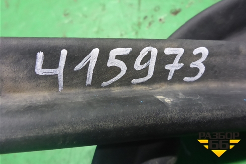 Уплотнитель капота (5JA823723A) для Skoda Rapid с 2013г (Рапид)