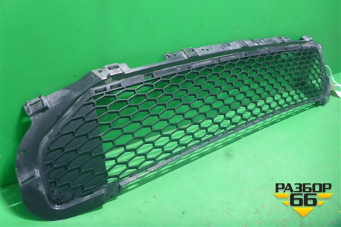 Решетка в передний бампер центральная (после 2010г) (BH5217K946) для Land Rover Freelander 2 с 2007г (Фрилендер)