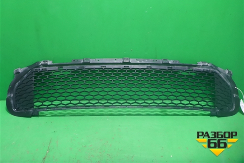Решетка в передний бампер центральная (после 2010г) (BH5217K946) для Land Rover Freelander 2 с 2007г (Фрилендер)